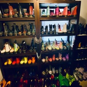 CHECK OUT MY SECOND CLOSET @VRGAMEOS